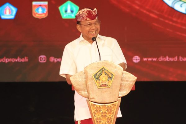 tutup-pkb-ke-48-dan-buka-festival-seni-bali-jani-viii-2026-gubernur-koster-jangan-bosan-bali-terkenal-karena-budaya