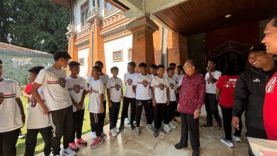 dukung-perjuangan-bali-united-u-13-di-piala-soeratin-nasional-gubernur-koster-support-rp-45-juta