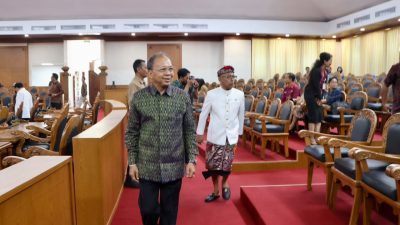 gubernur-koster-apresiasi-jawaban-fraksi-dprd-siap-kolaborasi-sempurnakan-perubahan-apbd-2026