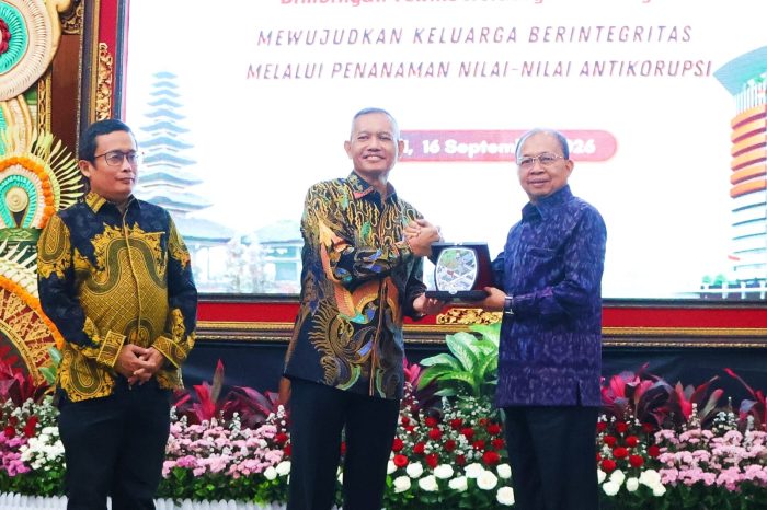 gubernur-koster-dukung-keluarga-integritas-anti-korupsi-optimalkan-digitalisasi-pelayanan-publik-untuk-hilangkan-ruang-pungli