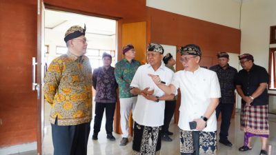 gubernur-koster-hadiri-serah-terima-lahan-dan-hibah-aset-universitas-terbuka-kepada-pemprov-bali