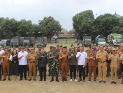 Gubernur Koster Lepas Sembilan Truk Bantuan Logistik untuk Korban Bencana NTT