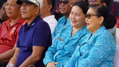 pasar-rakyat-di-karangasem-putri-koster-dorong-produk-lokal-dan-bunga-kasna-temukus-makin-berdaya
