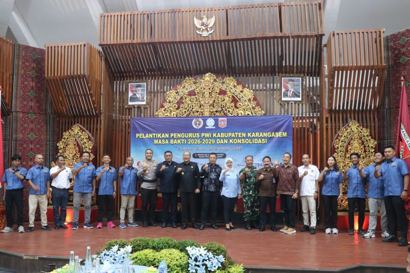 pwi-karangasem-dikukuhkan-marwah-pers-jadi-taruhan