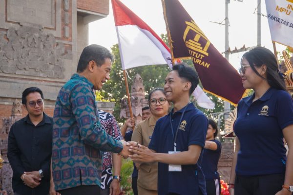 wabup-supriatna-buka-pembekalan-kkn-iahn-mpu-kuturan-dorong-akselerasi-pembangunan-desa-berbasis-tri-hita-karana