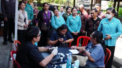 aksi-sosial-tp-pkk-provinsi-bali-bergerak-dan-berbagi-sasar-tiga-lokasi-di-kabupaten-karangasem