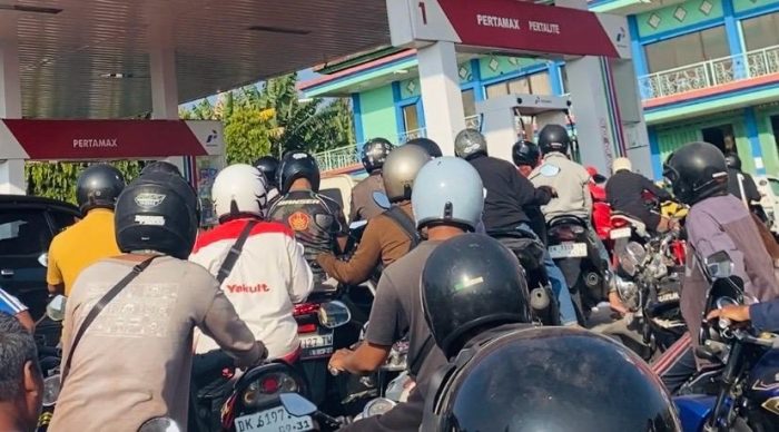 berburu-bbm-berpindah-spbu-berujung-kecewa