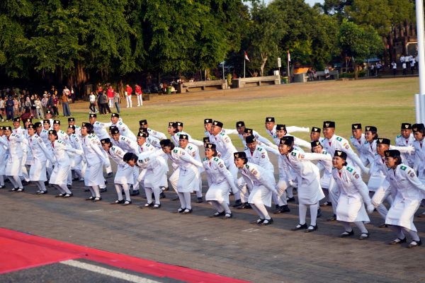 bubarkan-paskibraka-klungkung-2026-bupati-satria-kalian-dididik-jadi-calon-pemimpin-masa-depan-klungkung