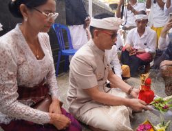 Bupati Satria Hadiri Taur Balik Sumpah Agung di Pura Puncak Mundi Nusa Penida