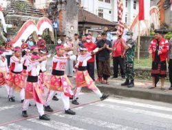Bupati Sedana Arta Lepas Lomba Gerak Jalan SD Se-Kecamatan Bangli Semarakkan HUT RI ke-81