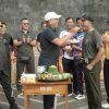 HUT ke-81 TNI Membara di Amlapura, Gus Par Suapi Dandim Potongan Tumpeng
