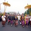 Jaga Peradaban dan Tradisi, Bupati Klungkung Hadiri Abhiseka Ida Dalem Smara Putra XVI