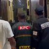 Pelukan Paksa, Ujungnya Jeruji