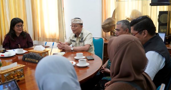 perkuat-pengelolaan-sampah-berbasis-ekonomi-sirkular-pemkab-klungkung-sambut-baik-hasil-kkn-ppm-ugm-di-nusa-lembongan