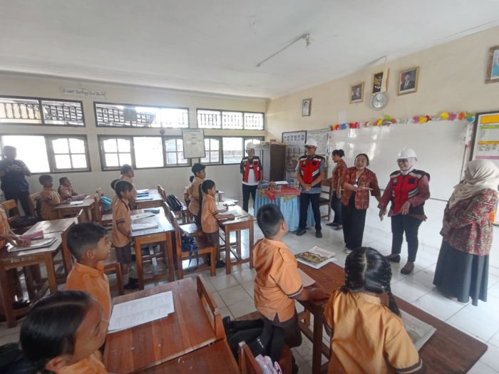 gus-par-sidak-revitalisasi-sekolah-di-karangasem-kualitas-bangunan-dan-administrasi-jadi-sorotan