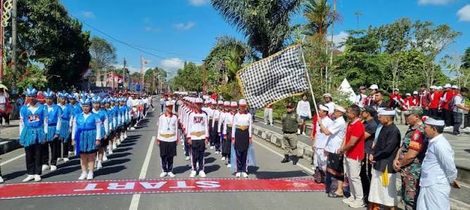 sambut-hut-ke-81-ri-27-regu-smkn-4-bangli-unjuk-kebolehan-di-gerak-jalan-kreasi