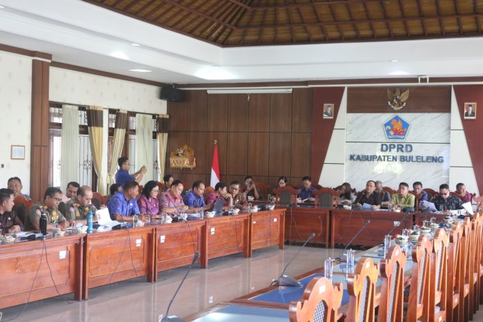 sikapi-hasil-kunjungan-lapangan-dprd-buleleng-gelar-rdp-terkait-penataan-kawasan-kota-dan-reklame