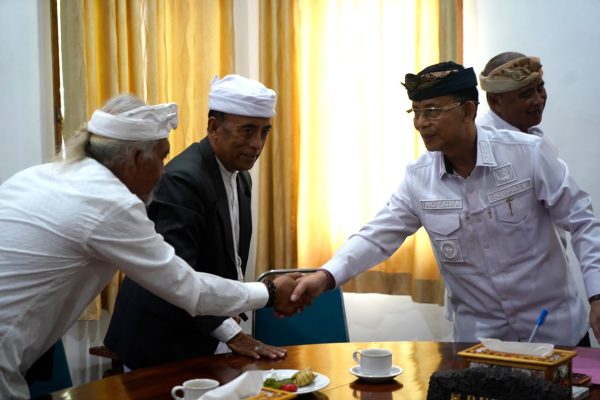 terima-audiensi-panitia-pura-ulun-danu-batur-bupati-satria-dukung-penuh-pelaksanaan-karya-tawur-agung-manca-wali-krama