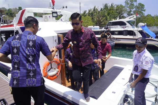 tingkatkan-akses-kesehatan-kepulauan-nusa-medica-launching-layanan-ambulans-laut-di-nusa-penida