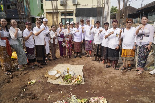 tingkatkan-pelayanan-kesehatan-bupati-klungkung-letakkan-batu-pertama-pembangunan-gedung-gizi-dan-power-house-rsud