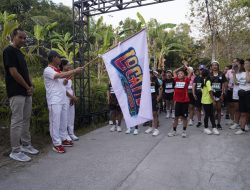 Tingkatkan Promosi Wisata Nusa Penida, Bupati Satria Lepas Ratusan Peserta Fun Run Locatide Festival 2026