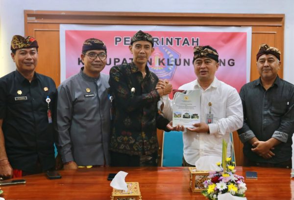 wabup-tjok-surya-hadiri-penyerahan-laporan-hasil-pemantauan-periksaan-bpk-semester-1-tahun-2026