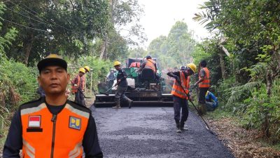 wujud-komitmen-pemkab-buleleng-rehabilitasi-jalan-dencarik-munduk-siap-rampung-desember